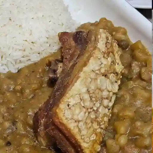 Carapulcra con Chicharrón