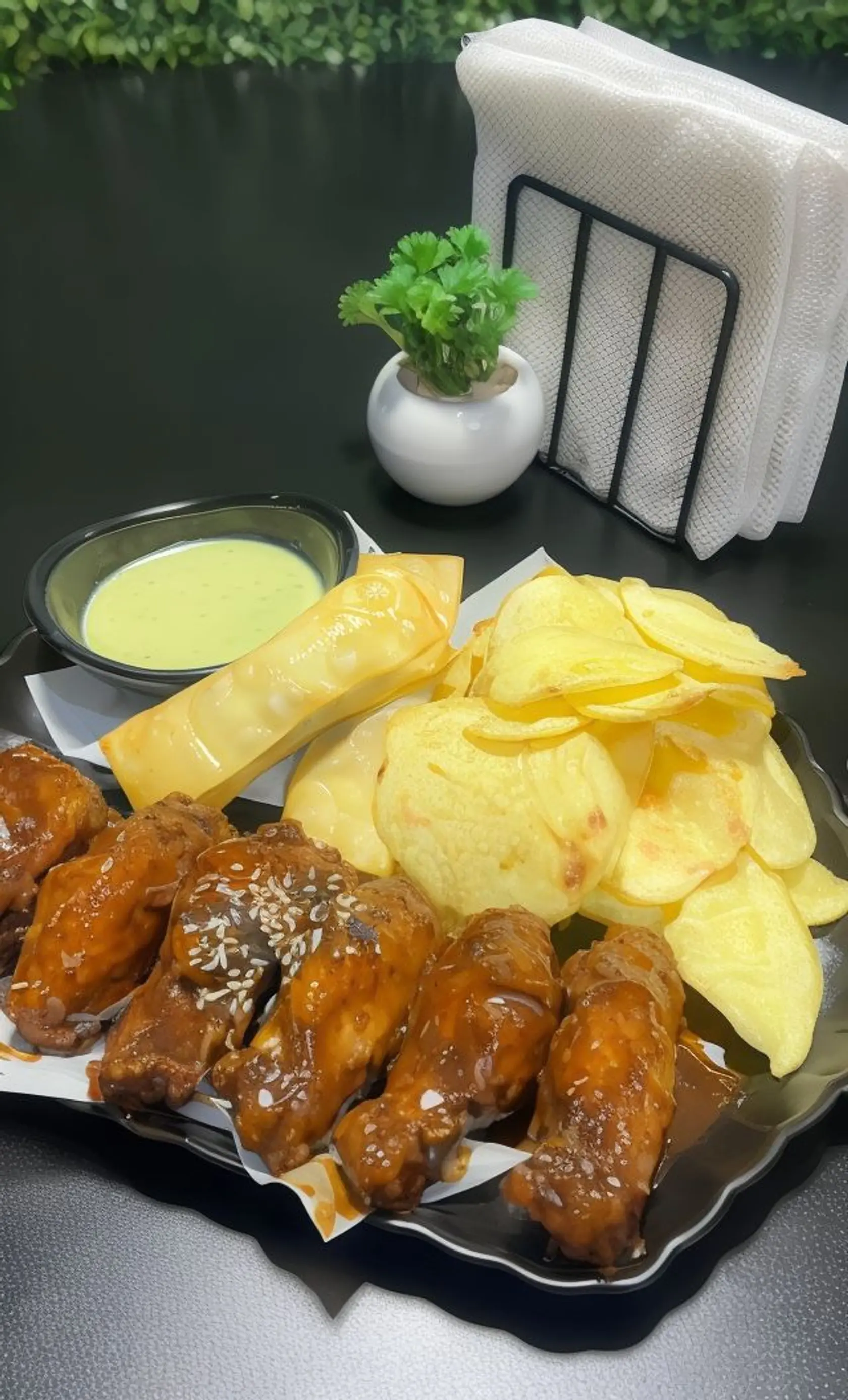 4 alitas bbq + papas fritas