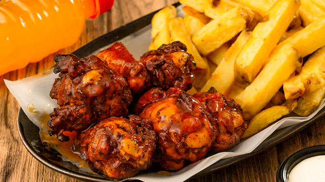 6 alitas bbq + papas fritas