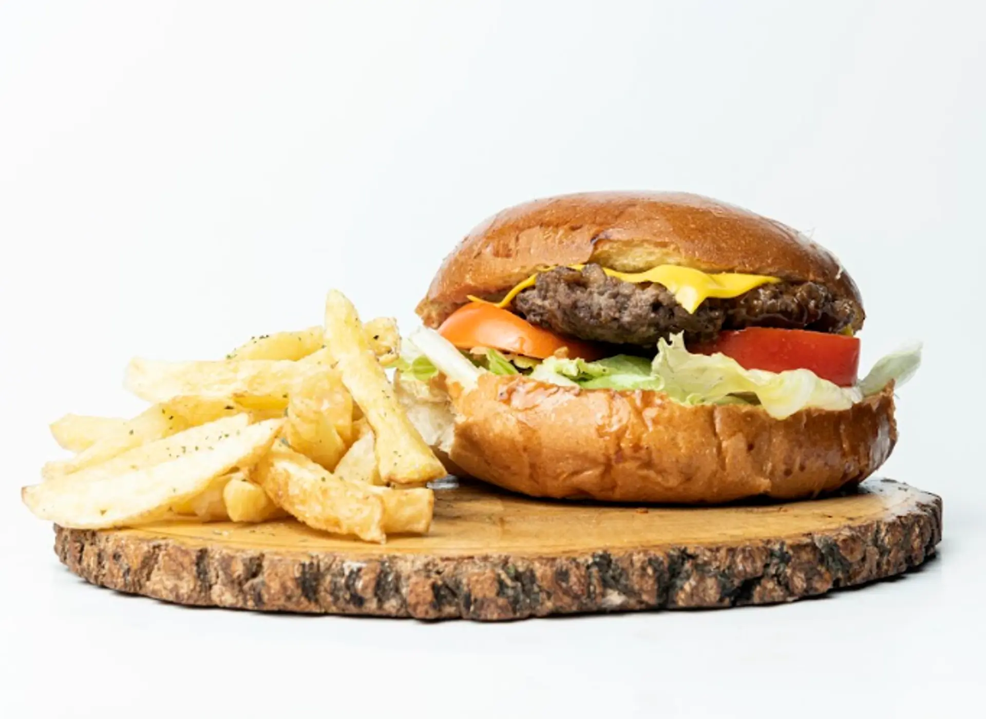 Cheese Burger Con Queso Con Papas Fritas