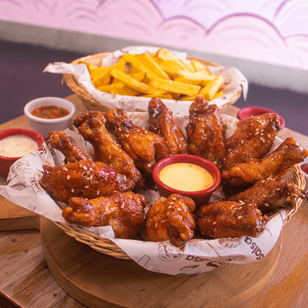 14 alitas bbq + papas fritas