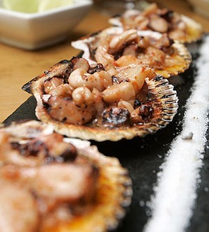 Mariscos al Fuego