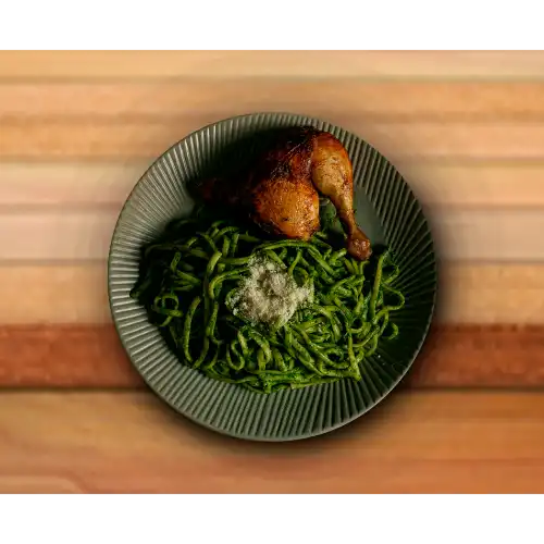 1/4 Pollo Brasa con Tallarín Verde