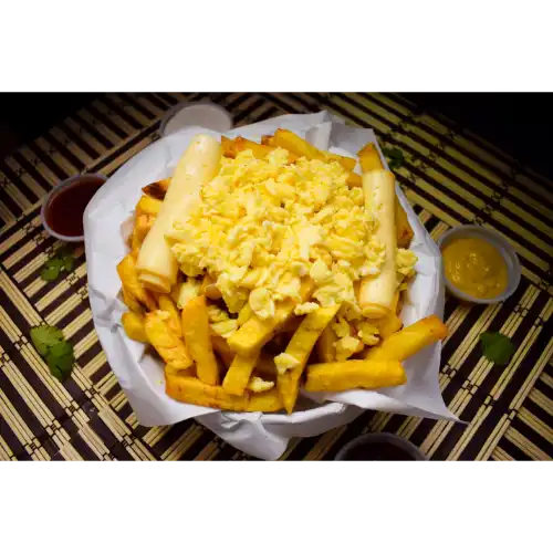 Patatas con Huevo Revuelto Cheese