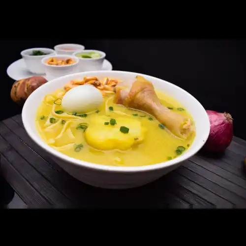 Caldo de Gallina con 1 Presa
