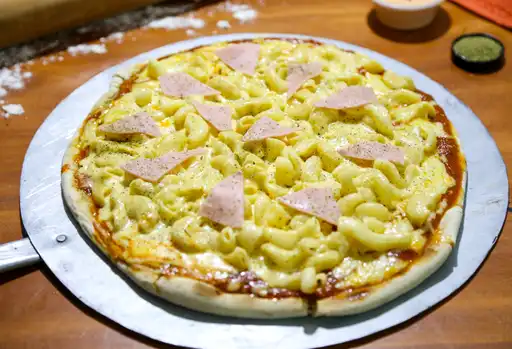 Macaroni & Cheese Pizza