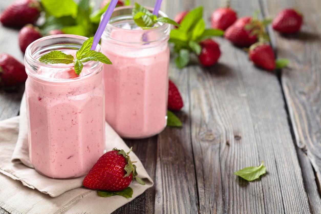 2 jugos de fresa con leche