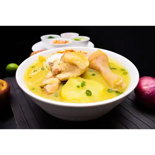 Caldo de gallina con 2 presas