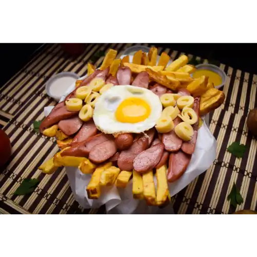 Salchipapa Royal Brava