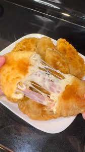 Empanada de Jamón y Queso