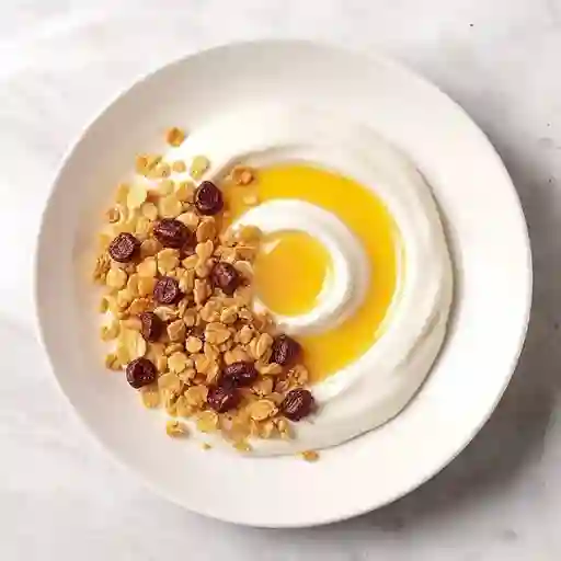 Yogurt con Granola, Miel y Algarrobina