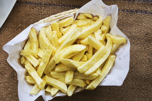 Porción de papas fritas grandes