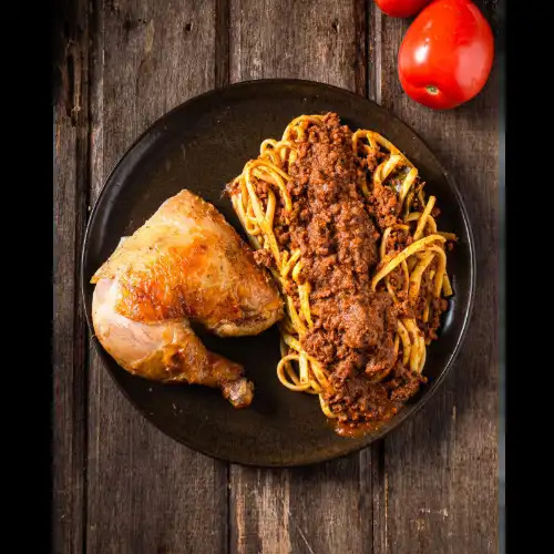 1/4 Pollo con Bolognesa