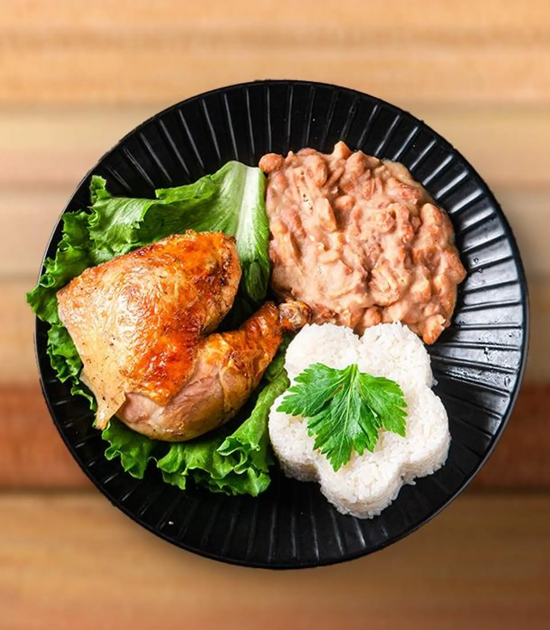 1/4 Pollo a la Brasa con Frejoles y Arroz